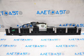 The rear window curtain of the Toyota Avalon 13-18 does not open on the spare part.