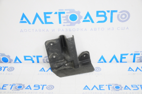 Rear right mudguard on the threshold of Chevrolet Cruze 16-