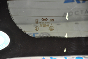 Rear glass of the trunk door Kia Soul 14-16 tinted, scratches from the wiper, sand, small scratches