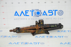 Jack Toyota Camry v70 18-24 rusty