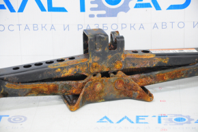 Jack Toyota Camry v70 18-24 rusty