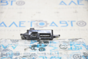 USB HUB CONTROL MODULE Tesla Model Y 20-25