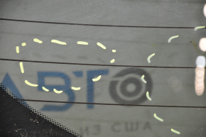 Rear glass trunk door Nissan Pathfinder 13-17 scratches