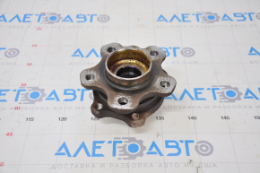 Front left hub BMW 5 G30 17-23 AWD
