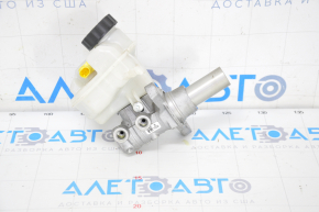 Brake master cylinder with reservoir BMW 5 G30 17-23 2.0T, 3.0T, 530e hybrid with cover