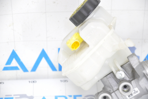 Brake master cylinder with reservoir BMW 5 G30 17-23 2.0T, 3.0T, 530e hybrid with cover