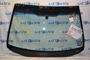 Subaru Outback 15-16 heated windshield, air along the edge, sand, bumps, scratch on the inside