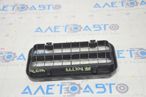 Right ventilation shield Chevrolet Bolt 17 - broken honeycombs