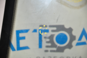 Windshield VW Jetta 19-21 sand, pokes