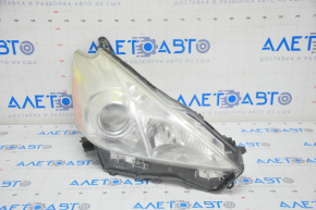Headlight front right Toyota Prius V 12-14 bare prerest halogen, for polishing, broken fastener