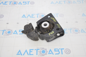 Toyota Prius V 12-14 front engine mount cracked