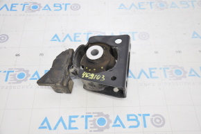 Toyota Prius V 12-14 front engine mount cracked