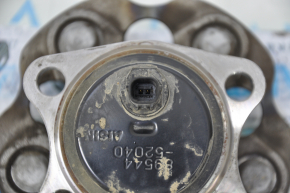 Rear right hub for Toyota Prius V 12-17