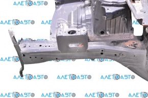 Front right quarter Nissan Altima 19-24