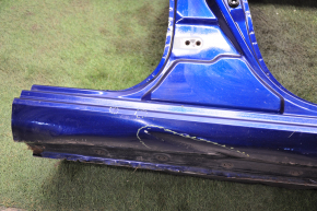 The central right body pillar of Nissan Altima 19-25 is sawn off, bumps, dent