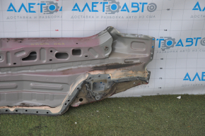 Toyota Prius V 12-17 rear panel red