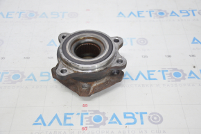 Front left hub Audi A4 B9 17-25 bearing hums