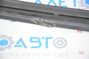 Door seal on the right threshold Nissan Murano z52 15-24 is torn