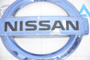 Emblem badge Nissan front Nissan Leaf 11-17 rubbed