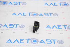 Lexus CT200h 11-15 Windshield Heating Button