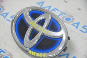 Emblem badge Toyota front bumper Toyota Prius V 12-17 sand