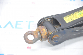 Jack Toyota Prius V 12-17 rusty