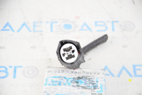 Chip on the diffuser radiator shroud Chevrolet Bolt 17-