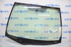 Windshield Toyota Prius V 12-17 air on edge, scratch, sand