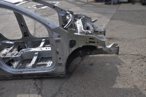 Front right quarter Kia Niro 17-22 HEV, PHEV on body, silver