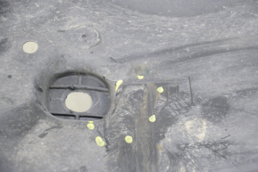 Rear right underbody protection VW Atlas 18 - crack, break