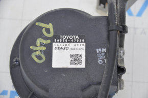Toyota Prius V 12-13 warning light