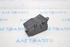 Relay unit under hood right Toyota Camry v40 hybrid crack on cover