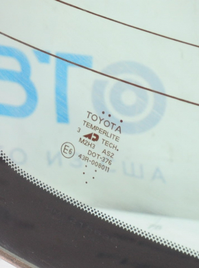Rear glass Toyota Camry v40 scratch