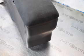 Console central armrest Nissan Leaf 13-17 cloth black, scratches, breakage crepe