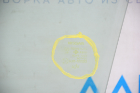 Front left door glass for Nissan Murano z50 03-07