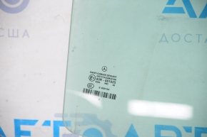 Mercedes W211 rear right door glass