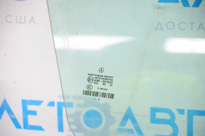 Front right door glass for a Mercedes W211