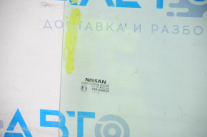 Rear right door glass Nissan Versa 1.8 10-12