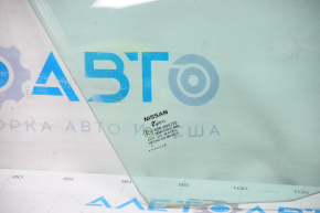 Front right door glass Nissan Sentra 13-19