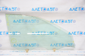 Glass of the front right door Nissan Murano z50 03-08 scratches, scale