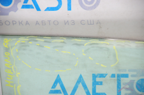 Glass of the front right door Nissan Murano z50 03-08 scratches, scale