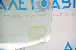 Front left door glass Mazda3 03-09