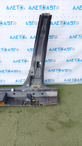 Front right quarter Toyota Prius 30 10-15 graphite, with central pillar, rusty
