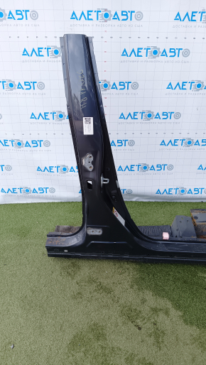 Front right quarter Toyota Prius 30 10-15 graphite, with central pillar, rusty