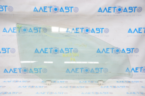 Front right door glass Suzuki Kizashi 10-15 scratches