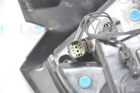 Right headlight Chevrolet Volt 16 - broken glass, cracks