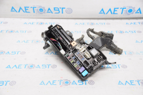 Toyota Avalon 13-15 3.5 liter underhood fuse box with bracket, broken cover, cracks
