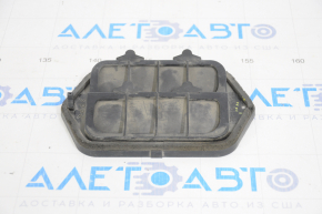 Left ventilation shield Mazda3 03-08 broken mount
