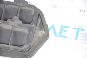 Left ventilation shield Mazda3 03-08 broken fasteners
