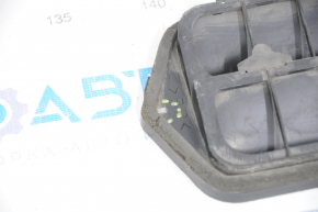 Left ventilation shield Mazda3 03-08 broken fasteners